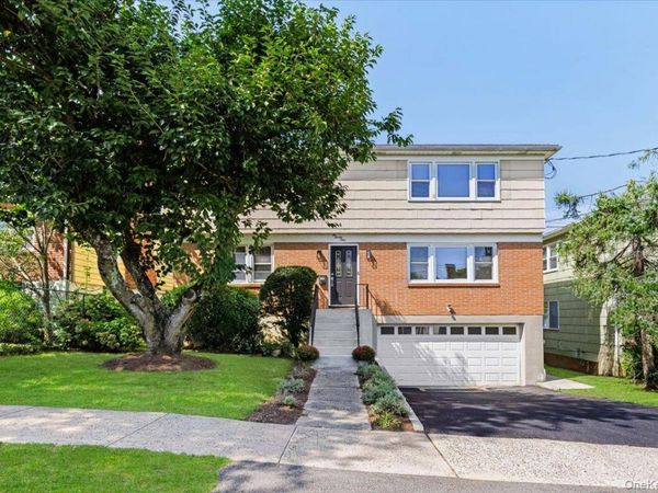221 Park Avenue E, West Harrison, NY 10604