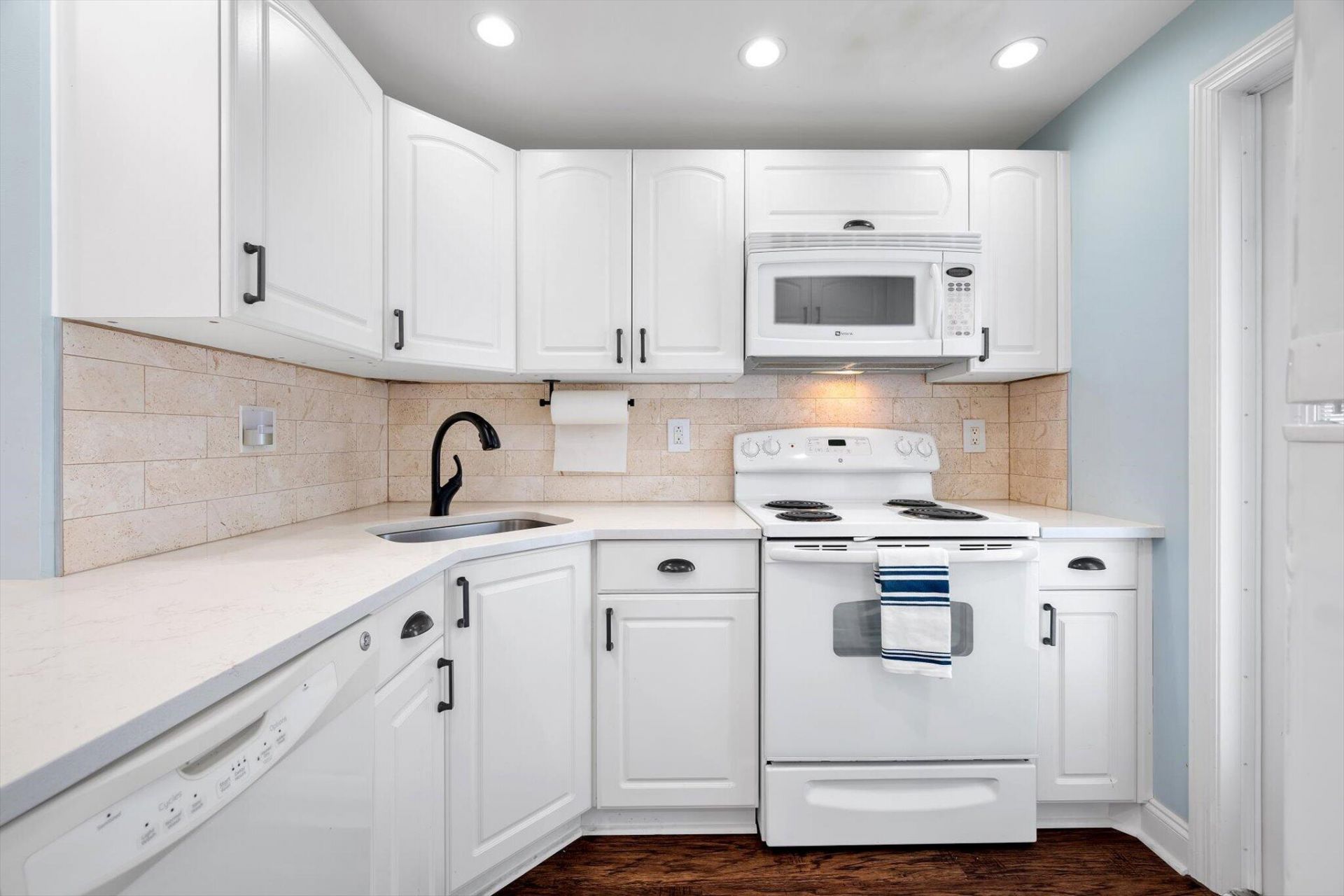 5171 W Oakland Park Boulevard, Unit 204, Lauderdale Lakes, FL 33313 Photo