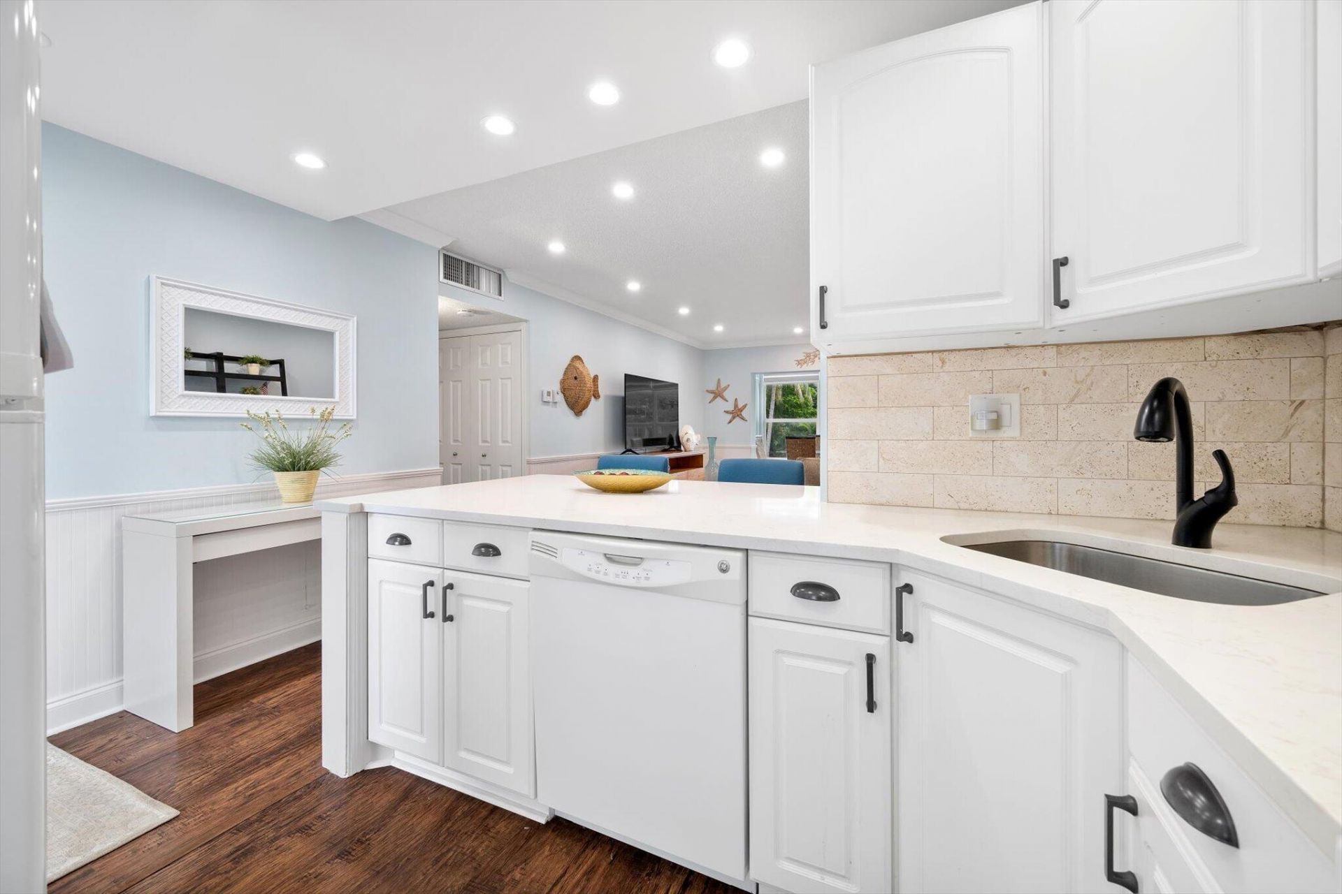 5171 W Oakland Park Boulevard, Unit 204, Lauderdale Lakes, FL 33313 Photo
