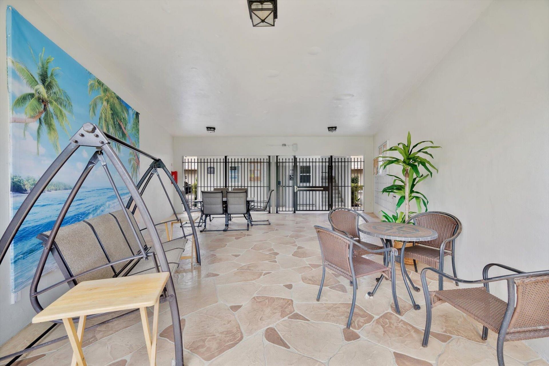 5171 W Oakland Park Boulevard, Unit 204, Lauderdale Lakes, FL 33313 Photo