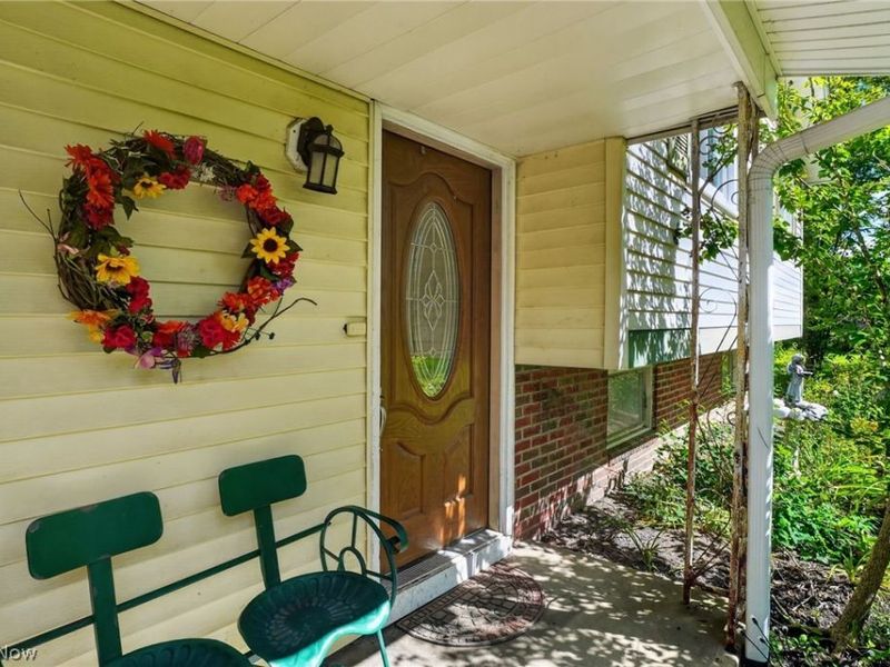 8910 Crackel Road, Chagrin Falls, OH 44023 Photo 4