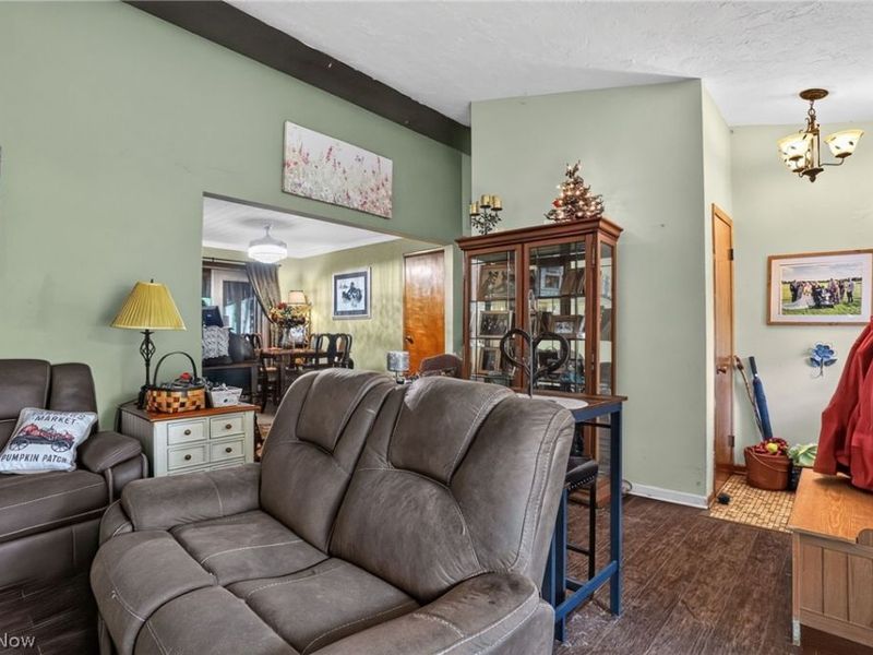 8910 Crackel Road, Chagrin Falls, OH 44023 Photo 9