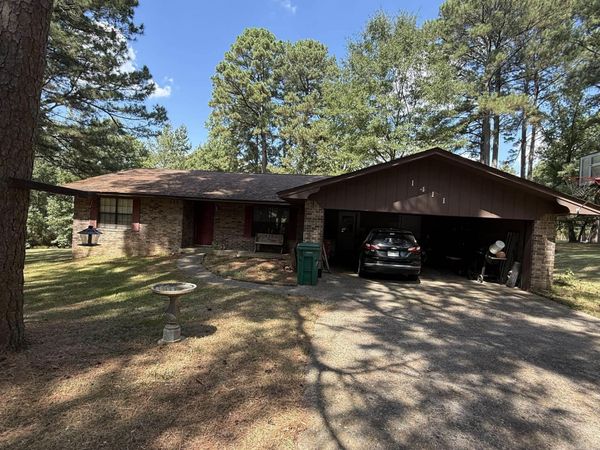 1411 Holly Street, Nashville, AR 71852