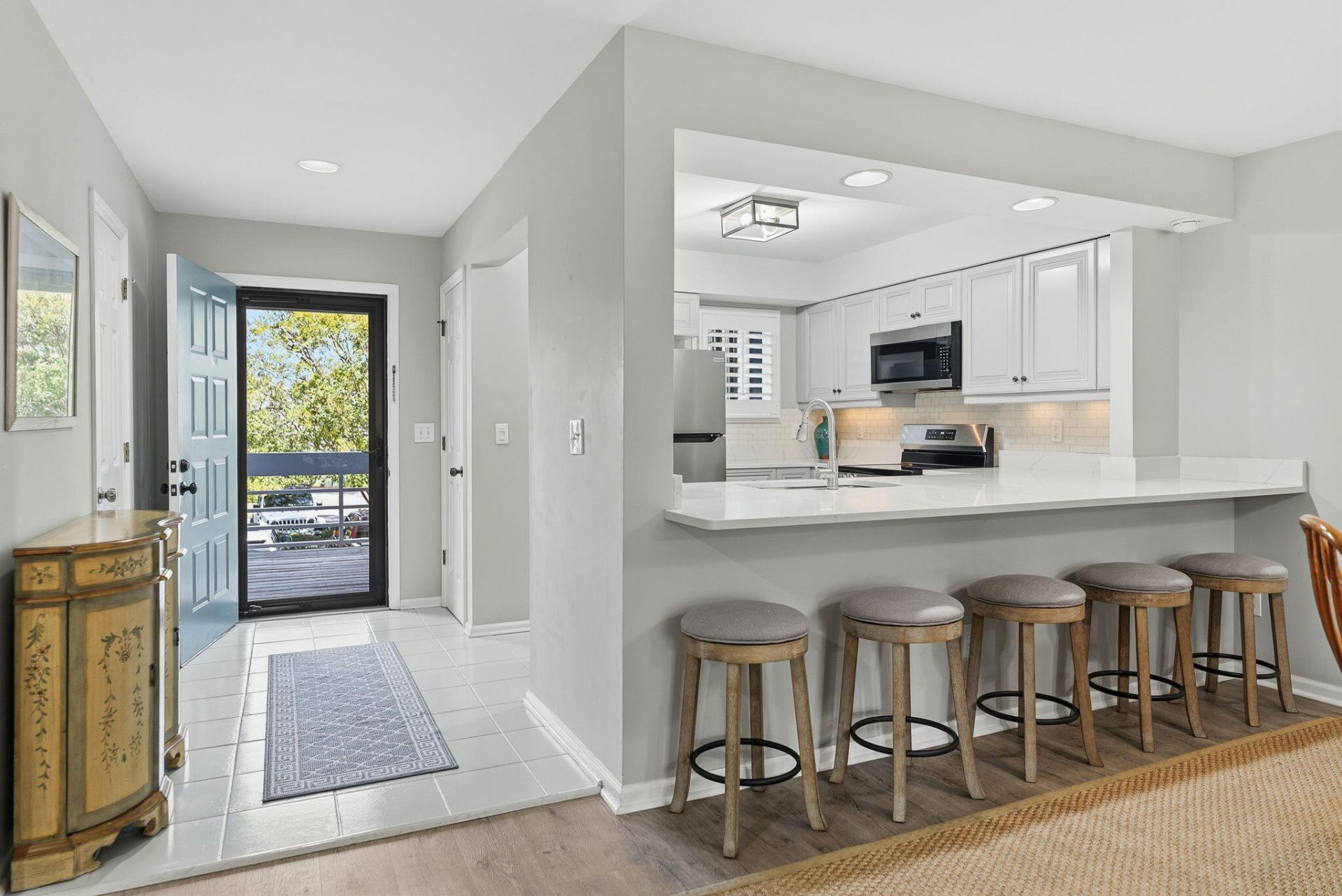 2411 Racquet Club Drive Photo 10