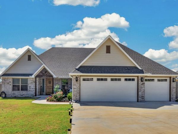 5523 Aspen Avenue , Bartlesville, OK 74006