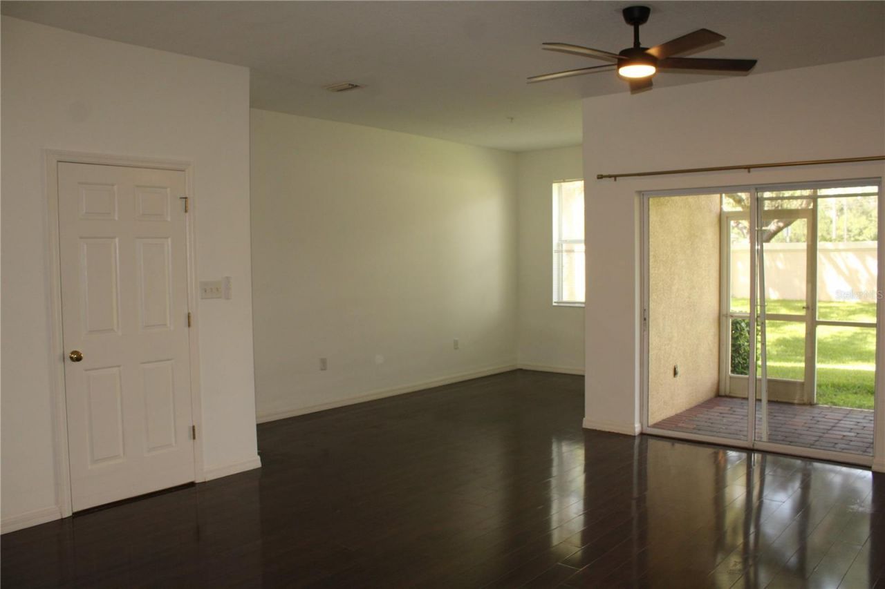 3429 Parkridge Circle, Unit 19-103, Sarasota, FL 34243 Photo