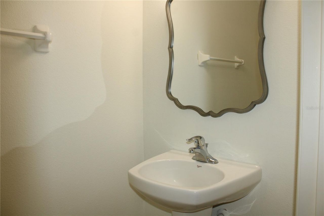 3429 Parkridge Circle, Unit 19-103, Sarasota, FL 34243 Photo