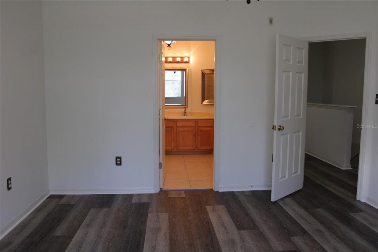 3429 Parkridge Circle, Unit 19-103, Sarasota, FL 34243 Photo