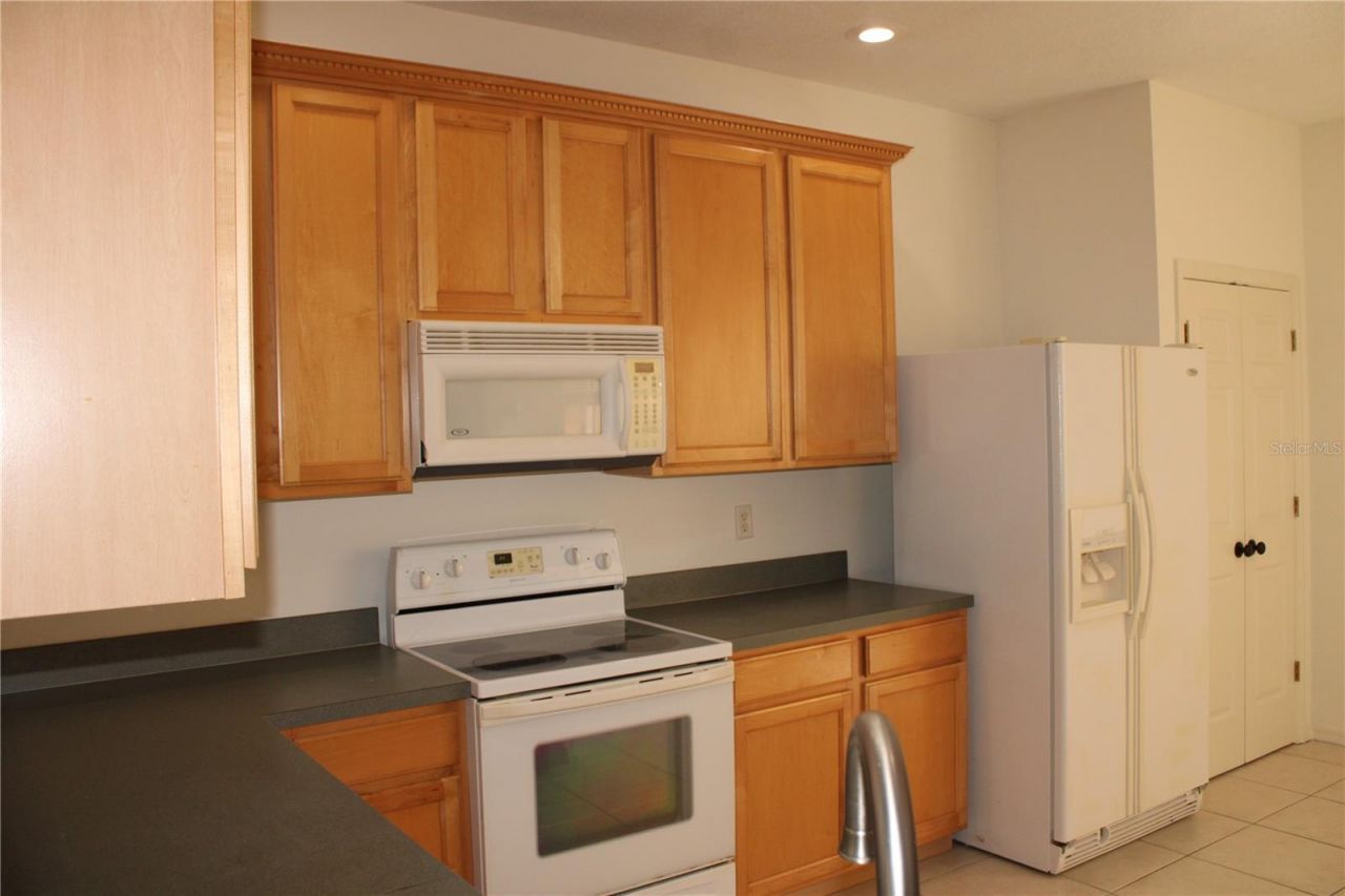3429 Parkridge Circle, Unit 19-103, Sarasota, FL 34243 Photo