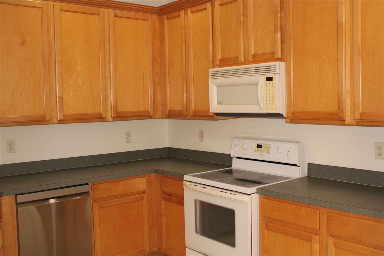 3429 Parkridge Circle, Unit 19-103, Sarasota, FL 34243 Photo