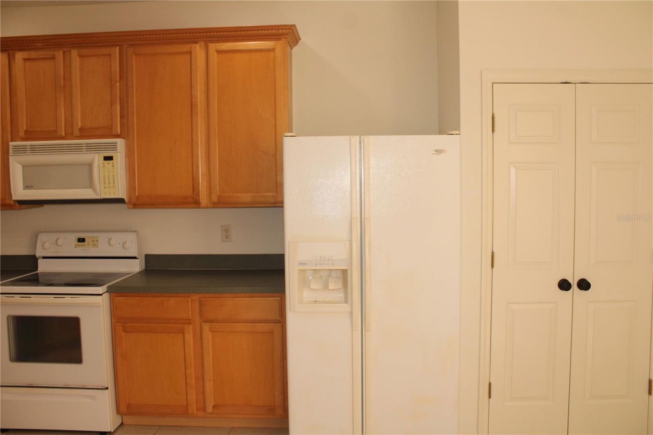 3429 Parkridge Circle, Unit 19-103, Sarasota, FL 34243 Photo