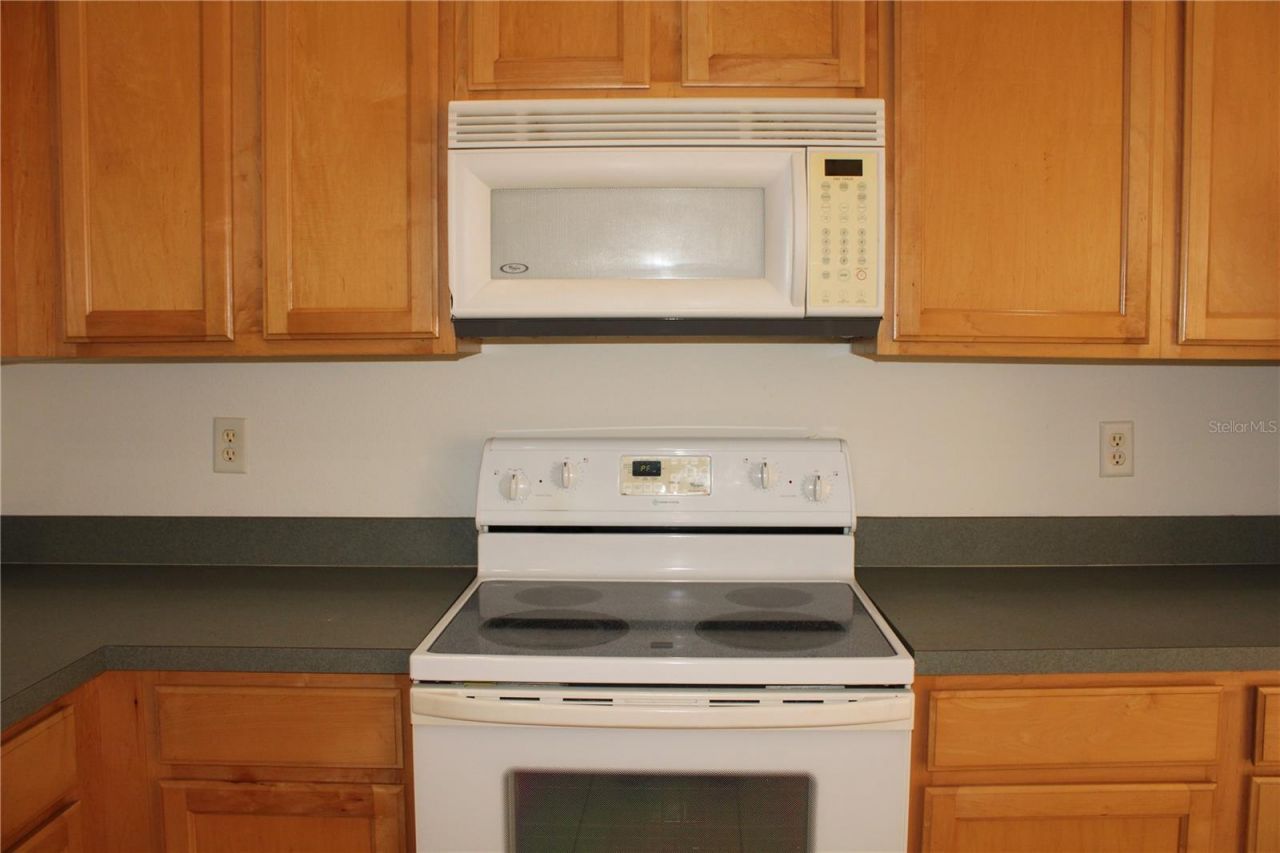3429 Parkridge Circle, Unit 19-103, Sarasota, FL 34243 Photo