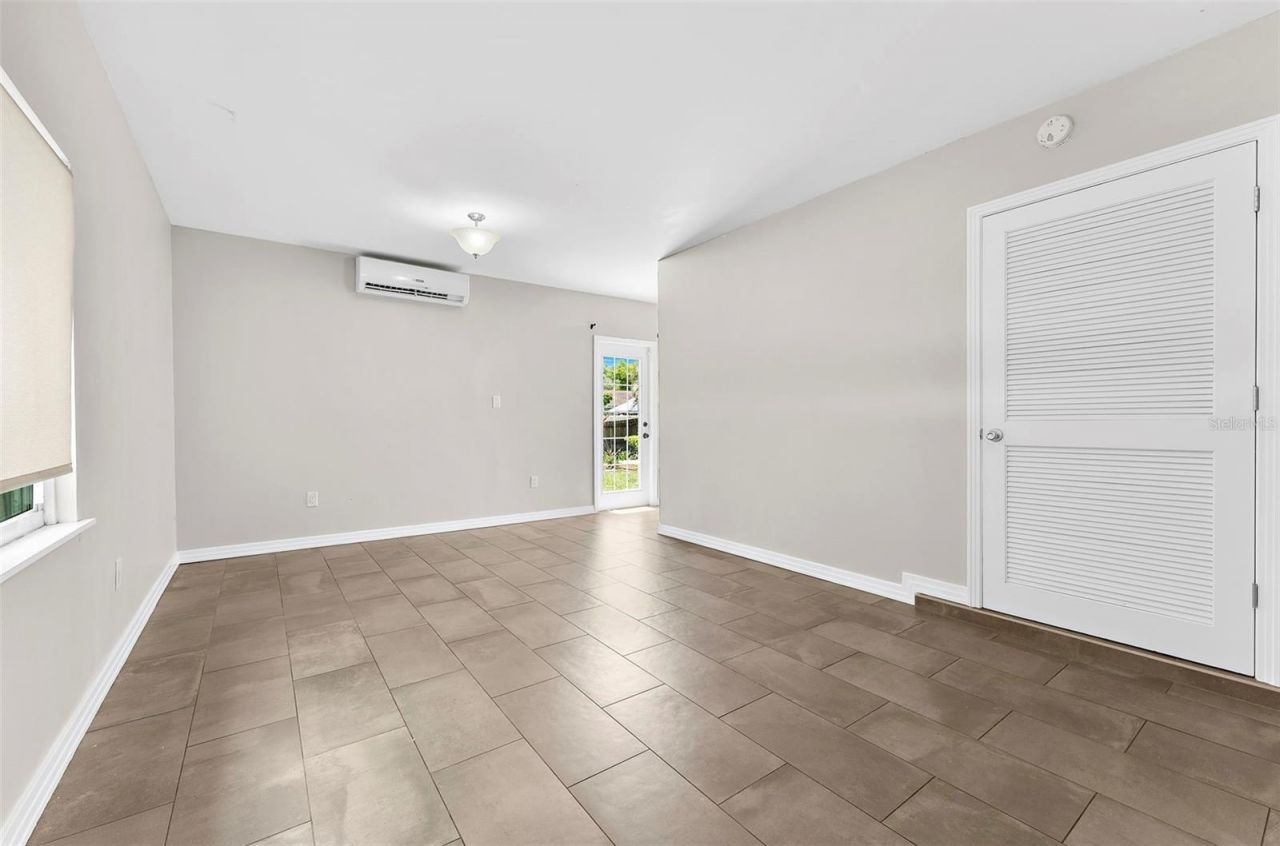 2488 Davis Boulevard, Sarasota, FL 34237 Photo