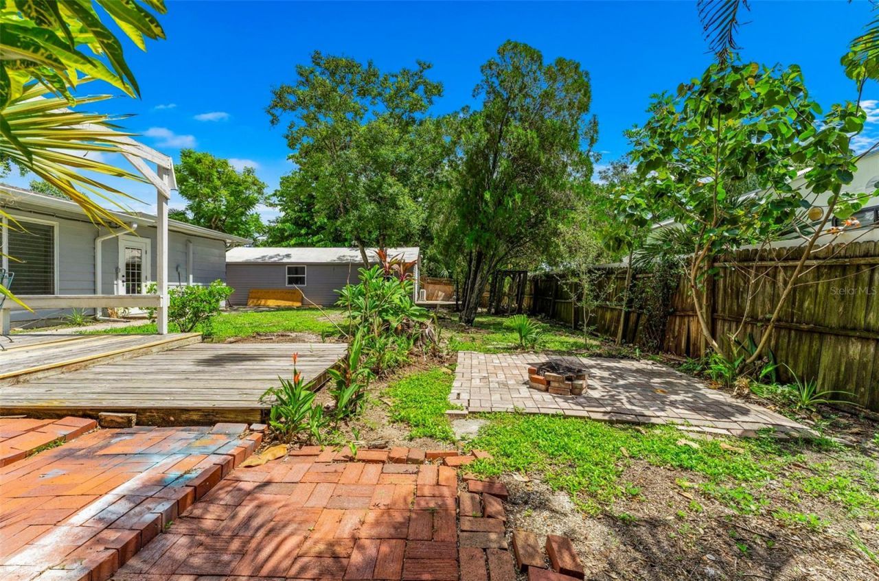 2488 Davis Boulevard, Sarasota, FL 34237 Photo
