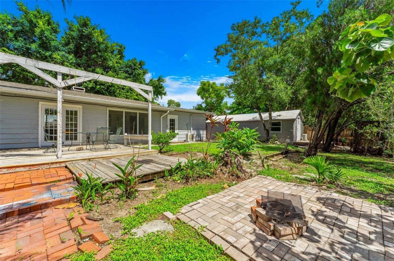 2488 Davis Boulevard, Sarasota, FL 34237 Photo