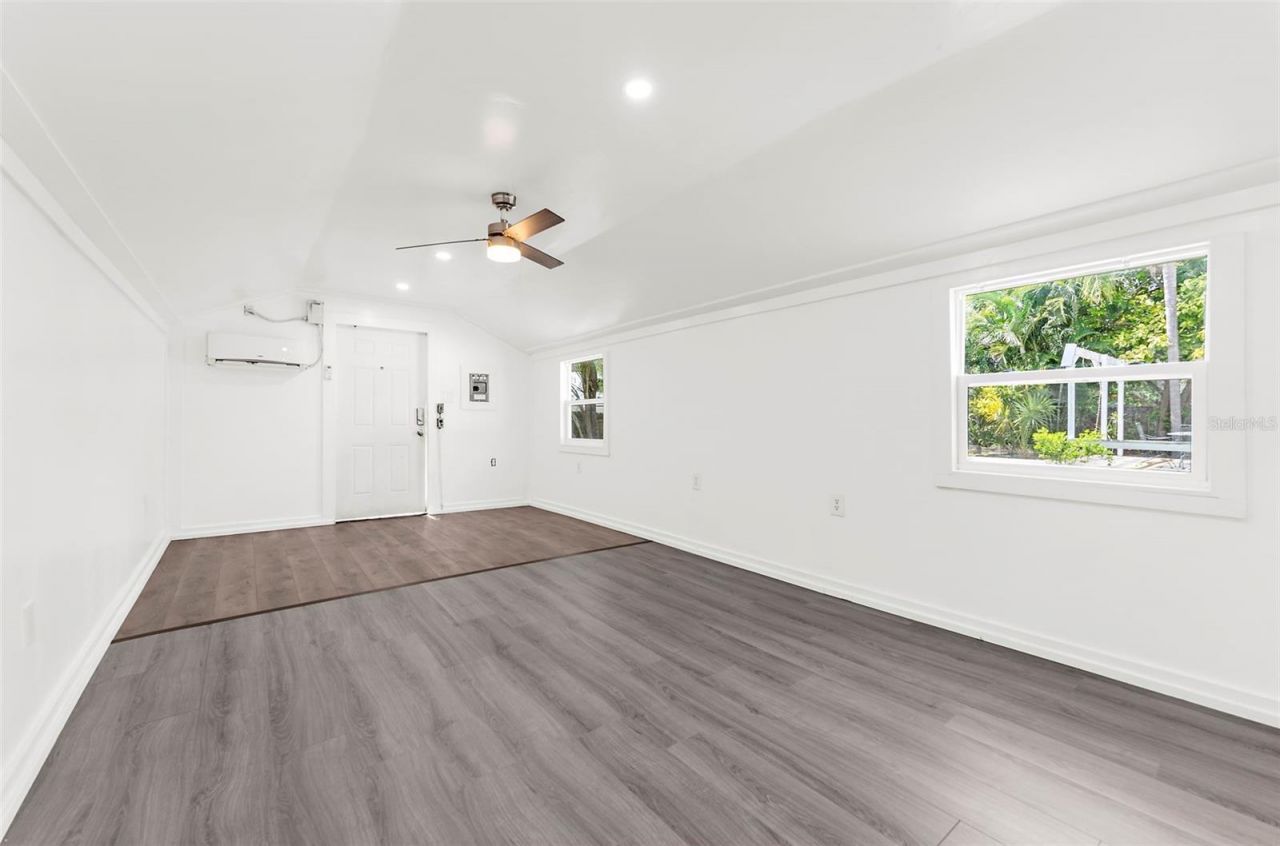 2488 Davis Boulevard, Sarasota, FL 34237 Photo