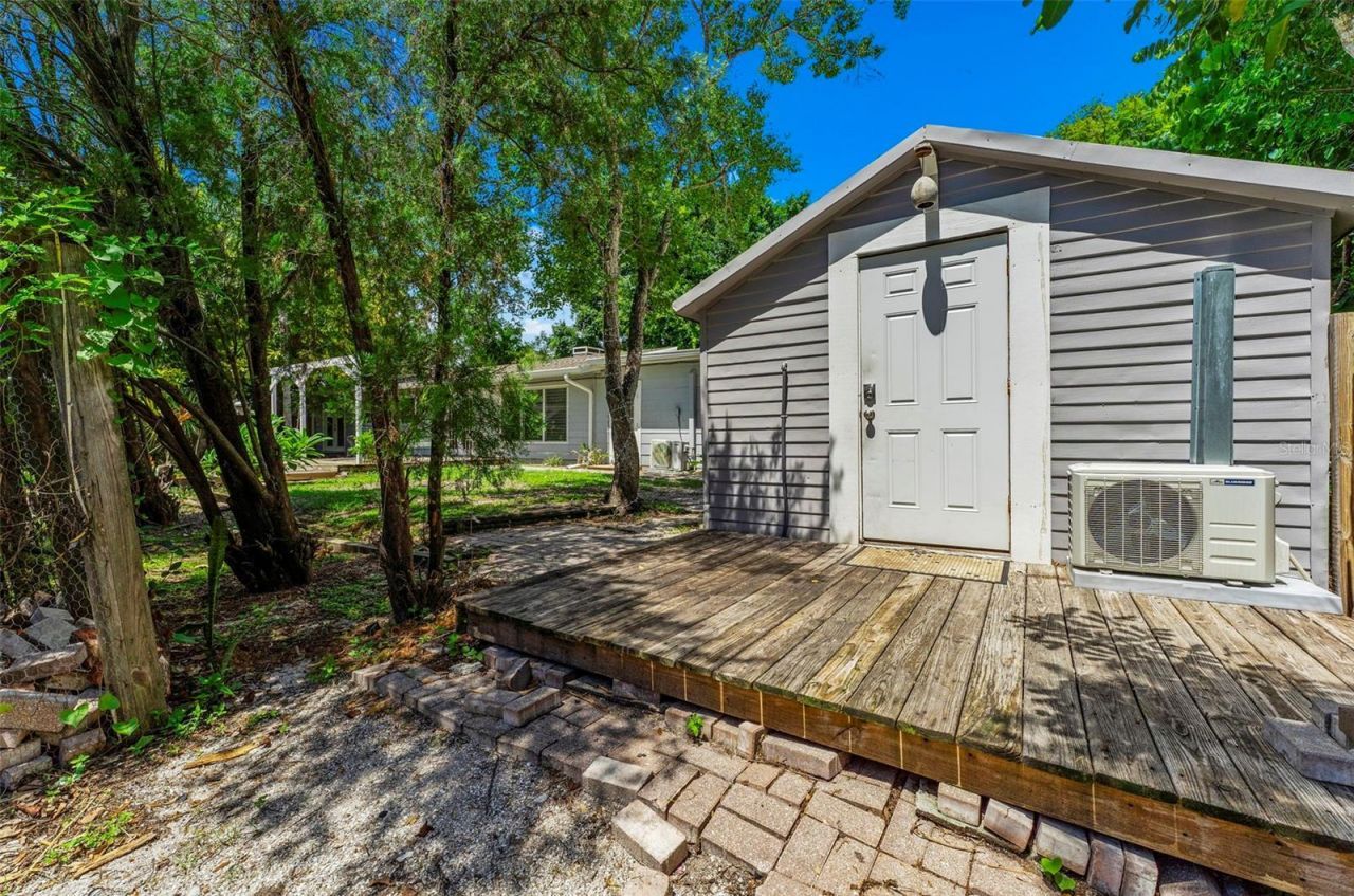 2488 Davis Boulevard, Sarasota, FL 34237 Photo