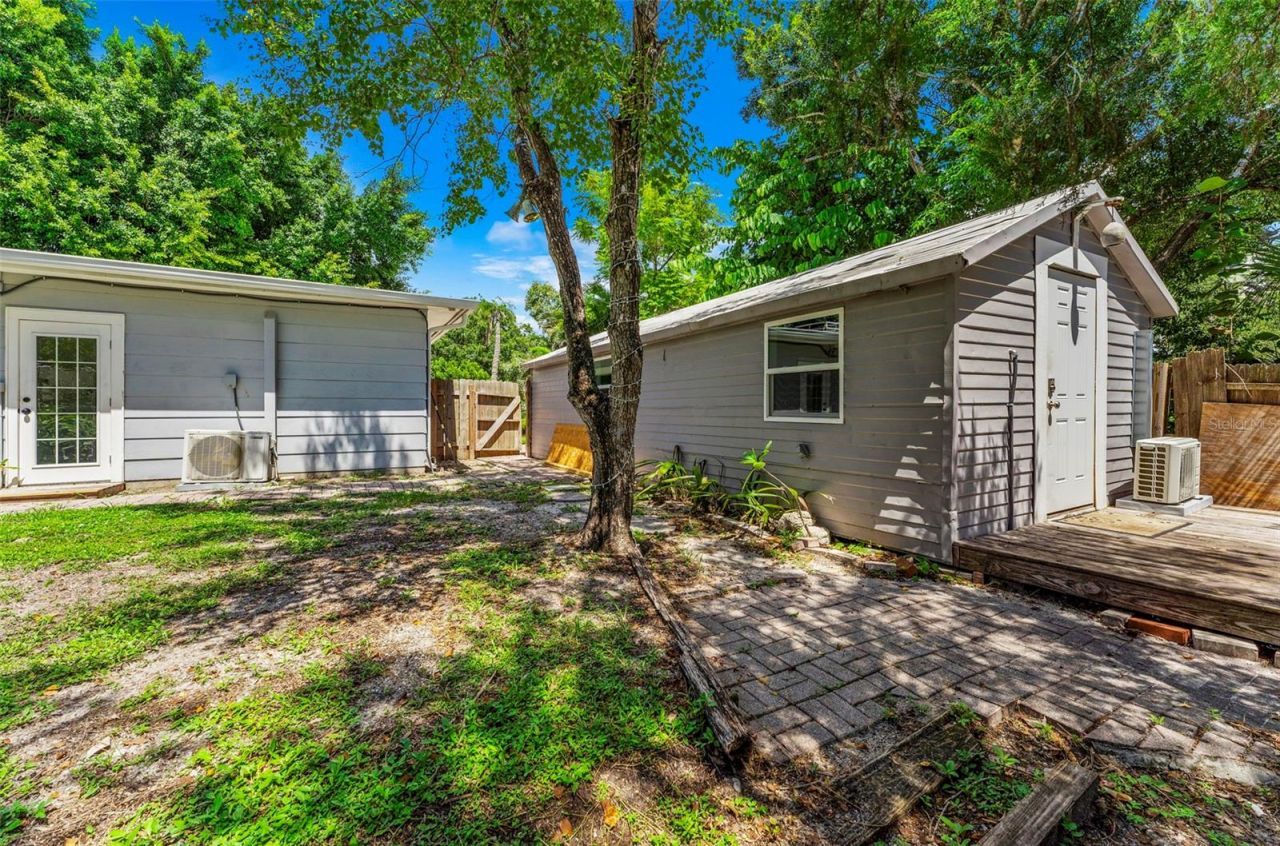 2488 Davis Boulevard, Sarasota, FL 34237 Photo