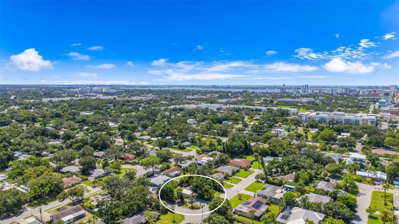 2488 Davis Boulevard, Sarasota, FL 34237 Photo