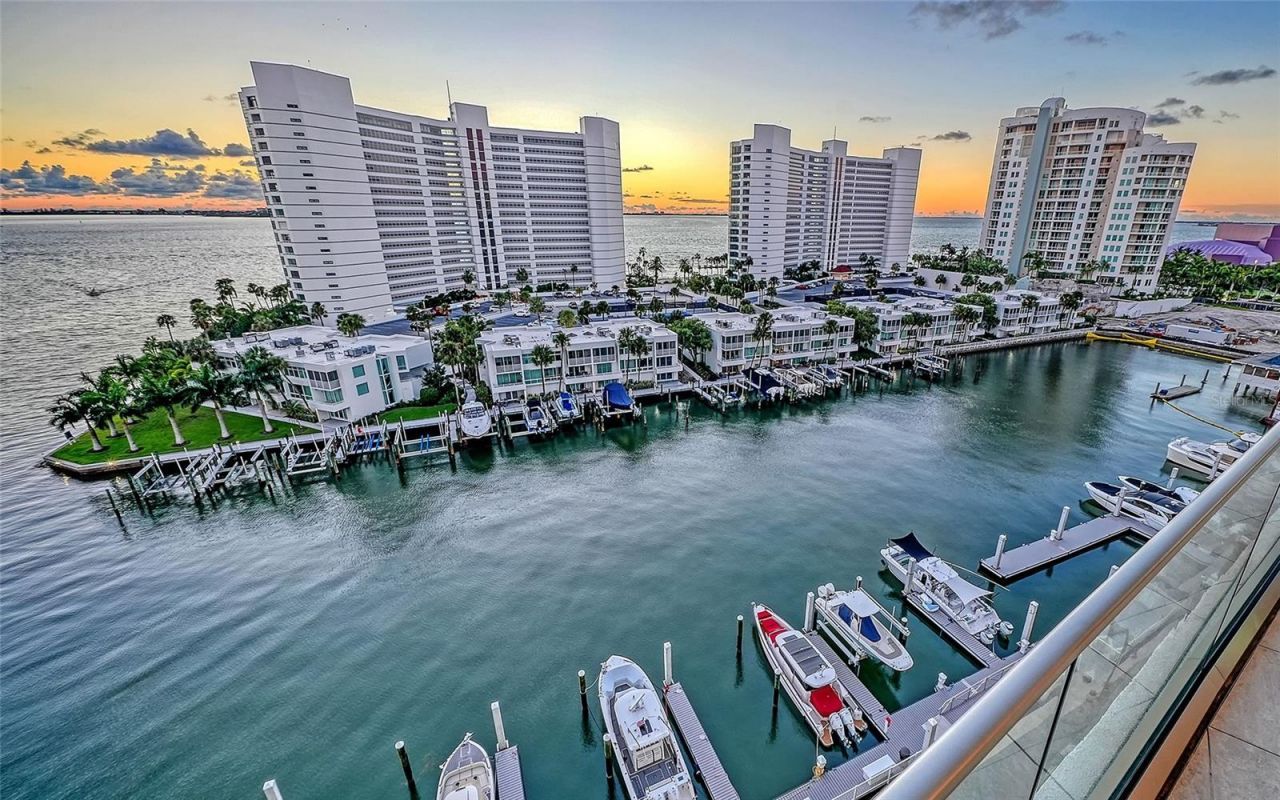401 Quay Commons, Unit 805, Sarasota, FL 34236 Photo