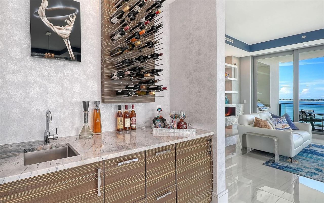 401 Quay Commons, Unit 805, Sarasota, FL 34236 Photo
