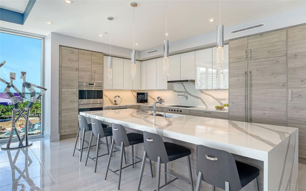 401 Quay Commons, Unit 805, Sarasota, FL 34236 Photo