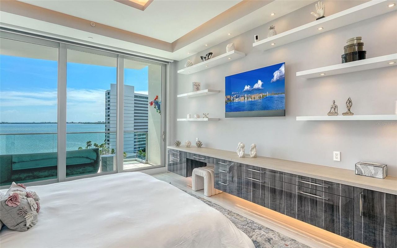 401 Quay Commons, Unit 805, Sarasota, FL 34236 Photo