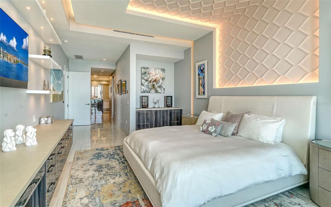 401 Quay Commons, Unit 805, Sarasota, FL 34236 Photo