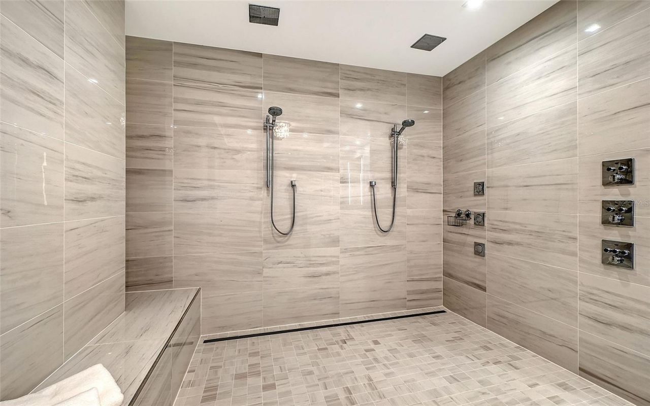 401 Quay Commons, Unit 805, Sarasota, FL 34236 Photo