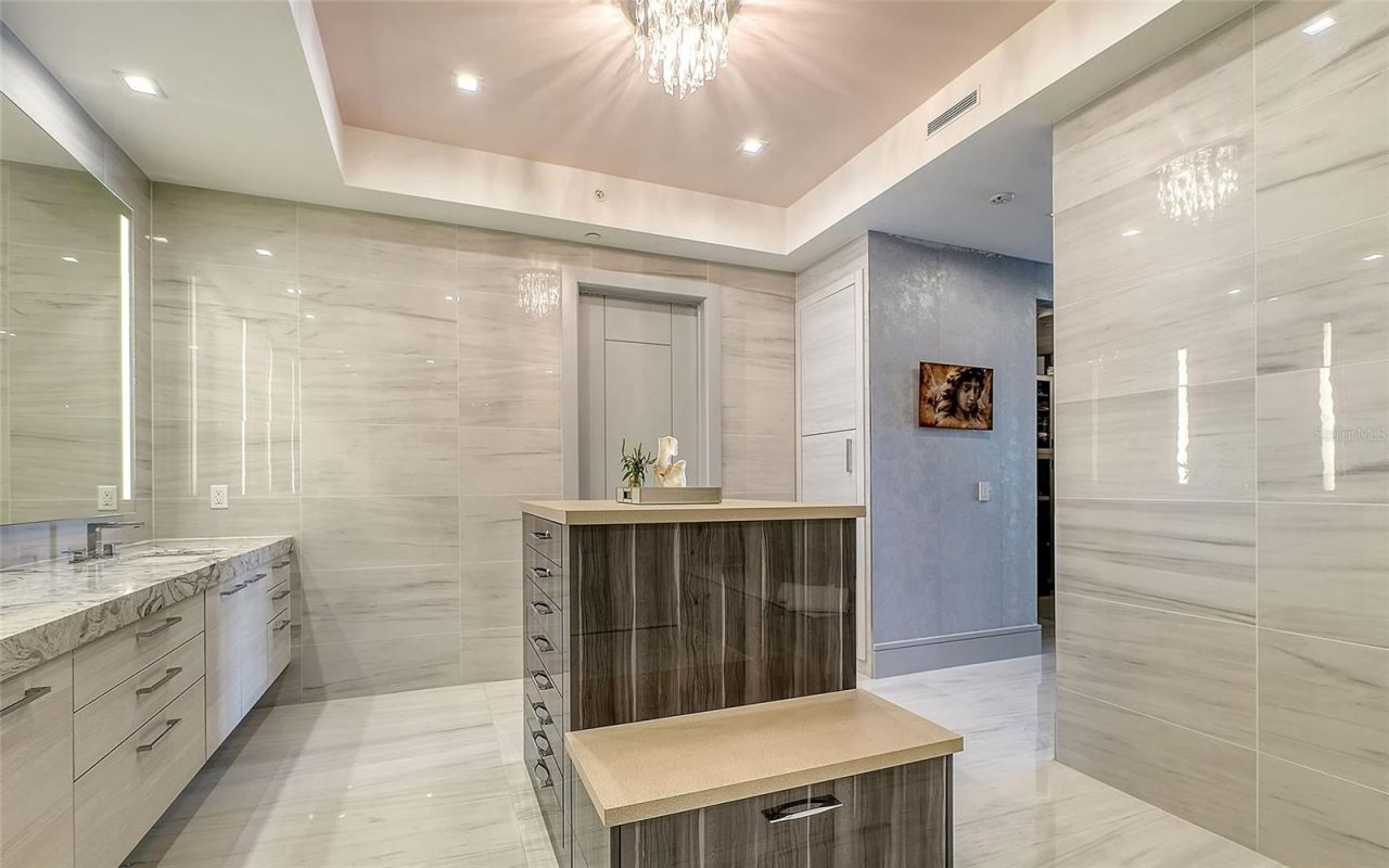 401 Quay Commons, Unit 805, Sarasota, FL 34236 Photo