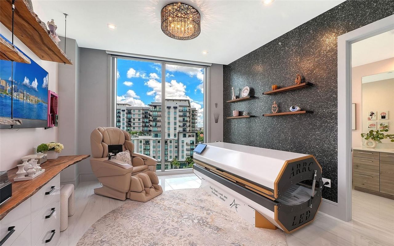 401 Quay Commons, Unit 805, Sarasota, FL 34236 Photo
