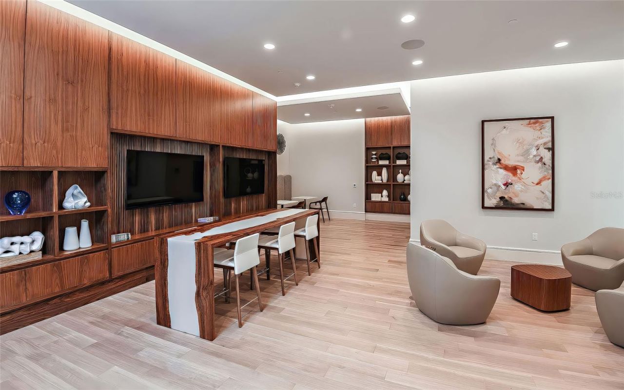 401 Quay Commons, Unit 805, Sarasota, FL 34236 Photo