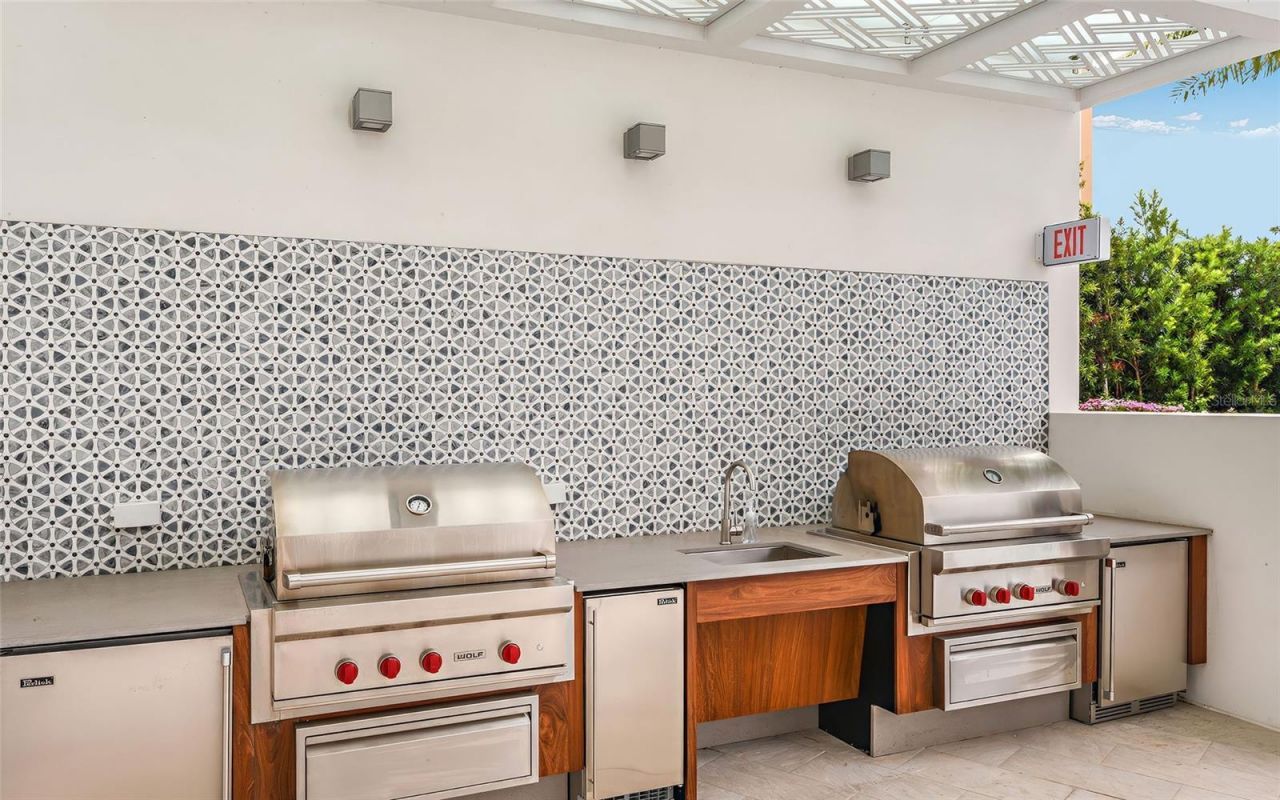 401 Quay Commons, Unit 805, Sarasota, FL 34236 Photo