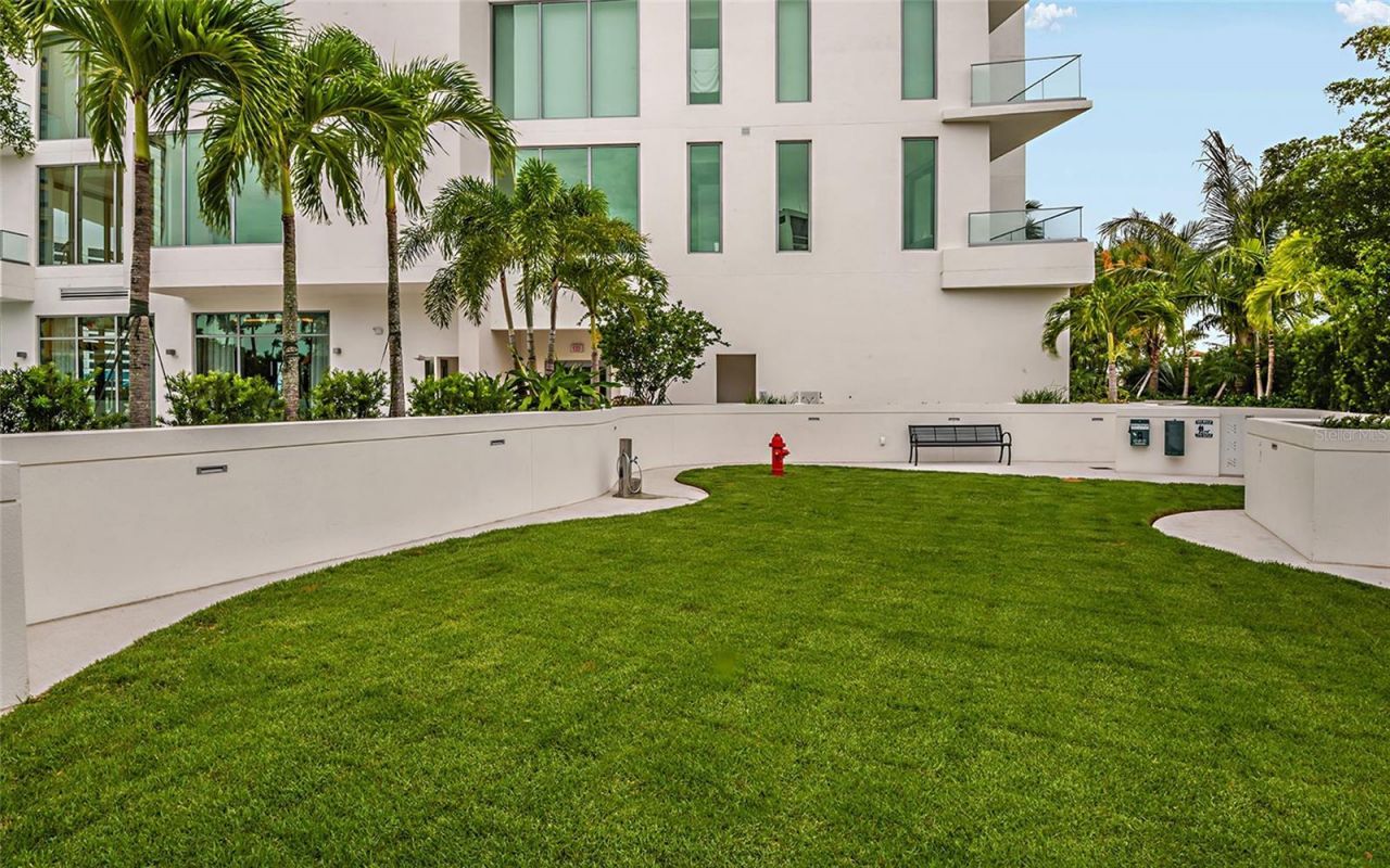 401 Quay Commons, Unit 805, Sarasota, FL 34236 Photo