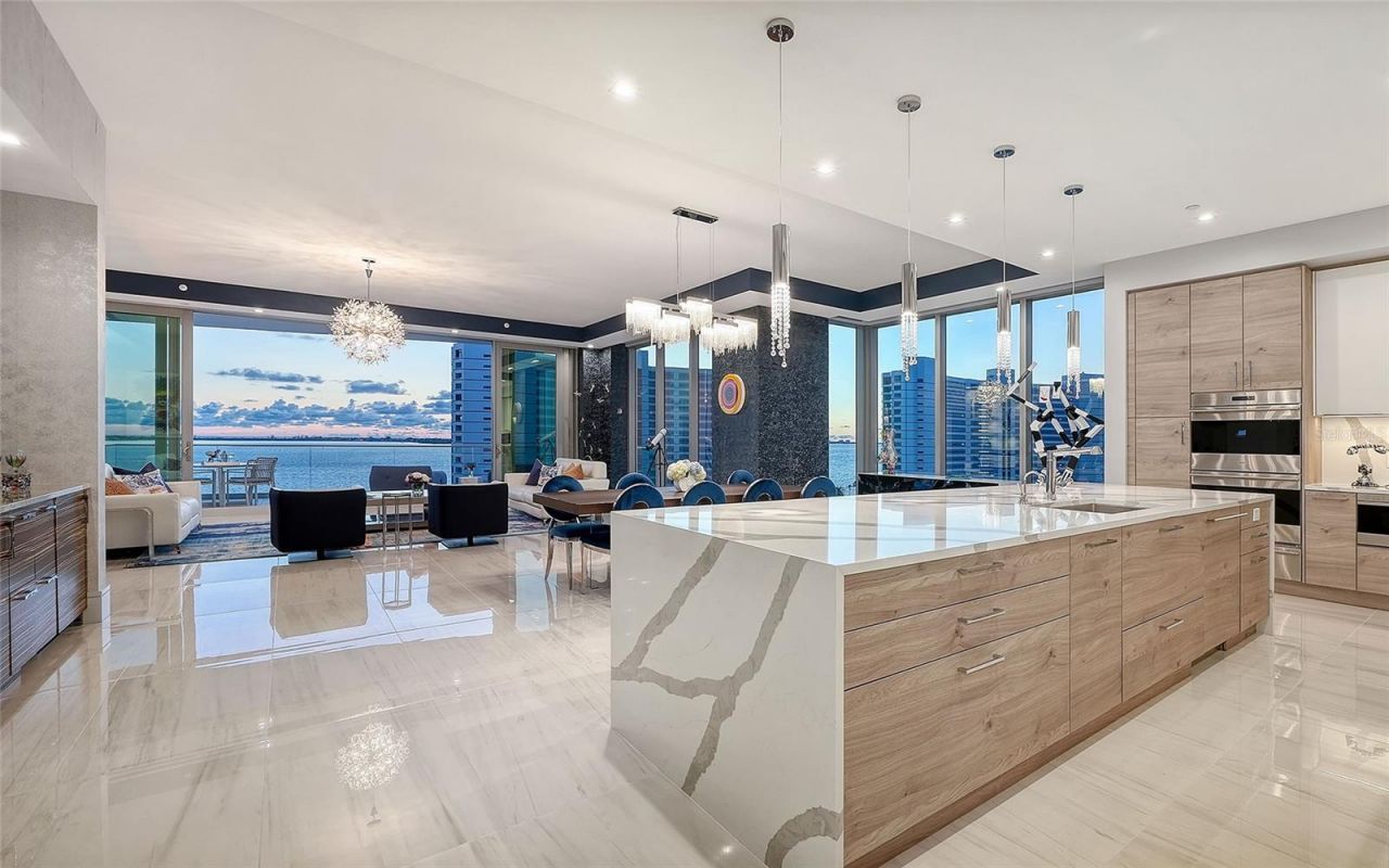 401 Quay Commons, Unit 805, Sarasota, FL 34236 Photo