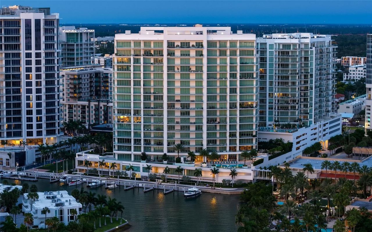 401 Quay Commons, Unit 805, Sarasota, FL 34236 Photo
