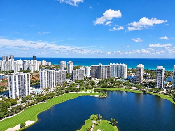 3675 N Country Club Dr , Unit 1006, Aventura, FL 33180