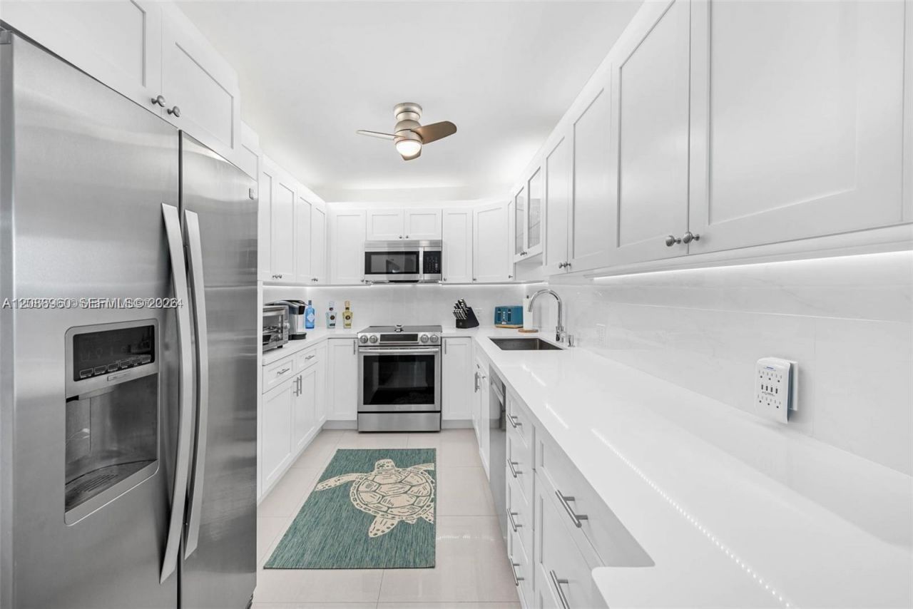 3675 N Country Club Dr, Unit 1006, Aventura, FL 33180 Photo