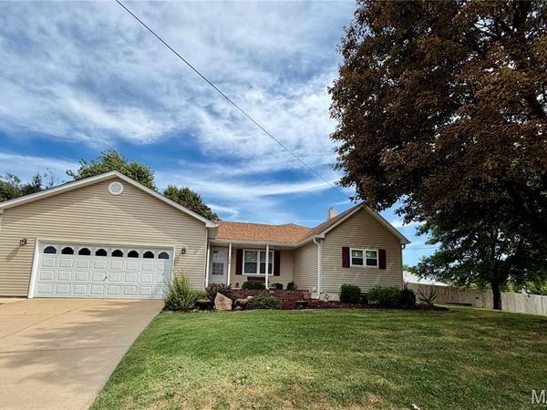 164 Edgeworth Avenue , Maryland Heights, MO 63043