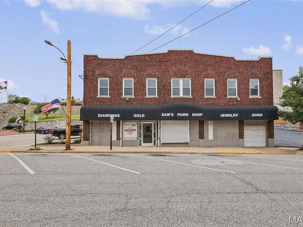 208 E Broadway, Alton, IL 62002