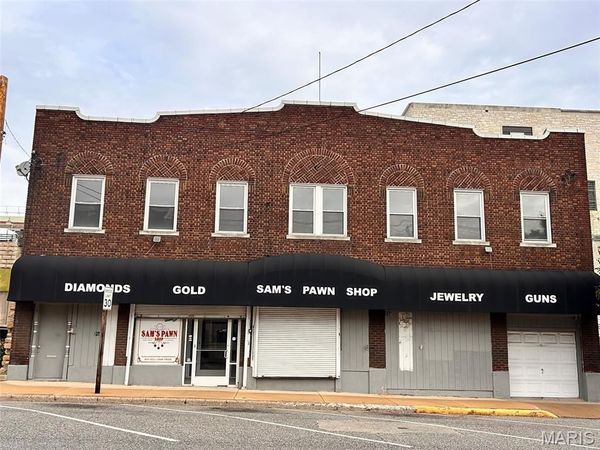 208 E Broadway, Alton, IL 62002
