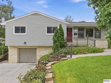 3061 S 46th Avenue, Omaha, NE 68106