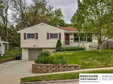 3061 S 46th Avenue, Omaha, NE 68106