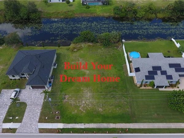 707 Gleason PKWY, CAPE CORAL, FL 33914