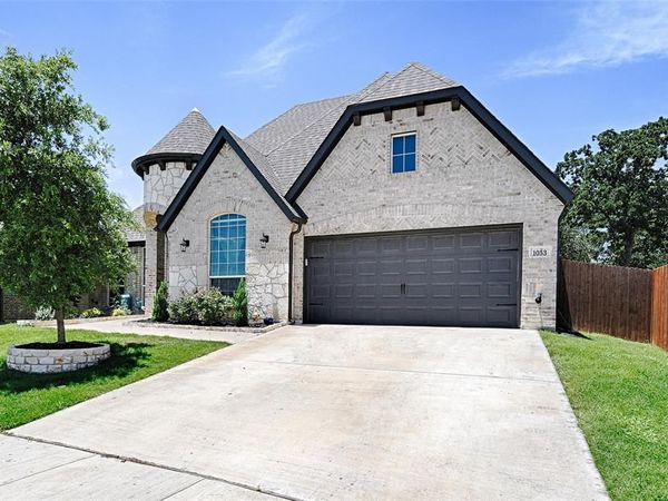 1053 Legacy Oaks , Joshua, TX 76058