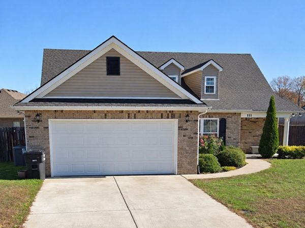 280 Spring Breeze Dr , Tullahoma, TN 37388