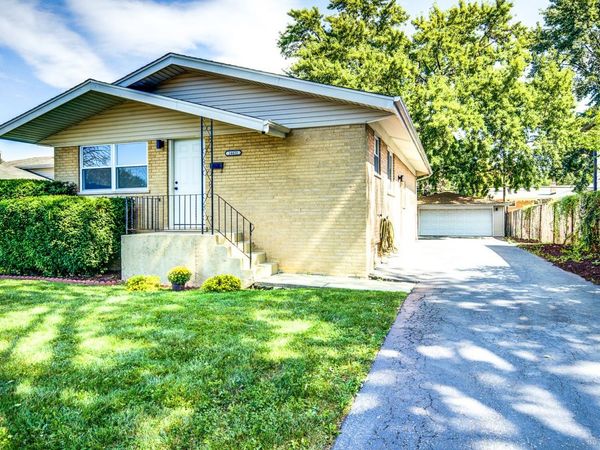 14425 Tripp Avenue, Midlothian, IL 60445
