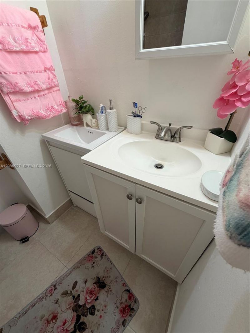 400 NW 107th Ave, Unit 4D, Miami, FL 33172 Photo