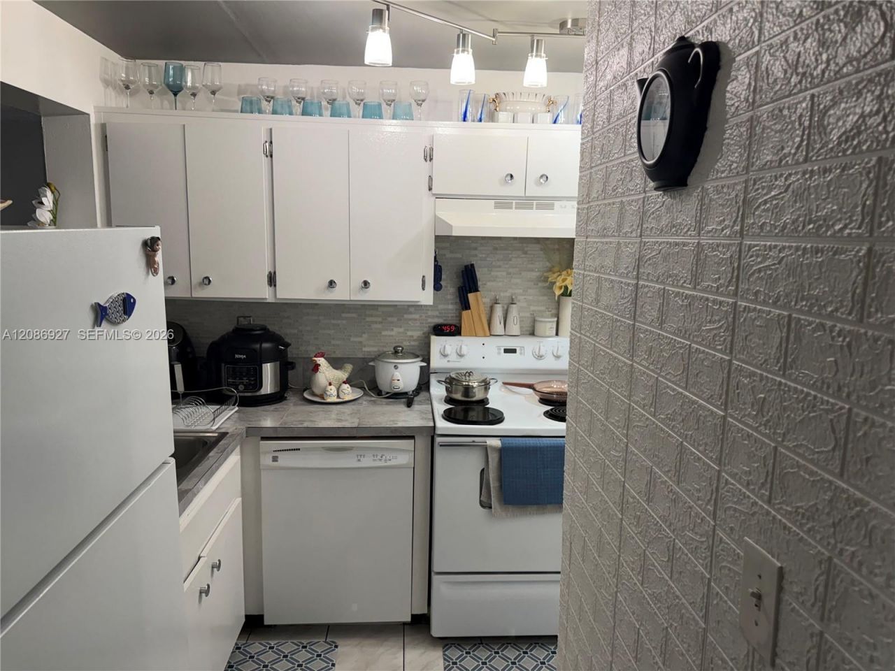 400 NW 107th Ave, Unit 4D, Miami, FL 33172 Photo