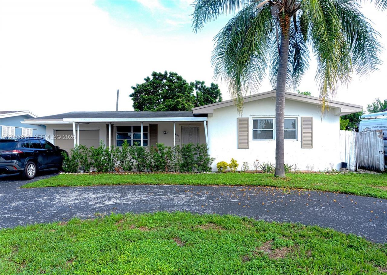 8481 NW 11th St, Pembroke Pines, FL 33024 Main Photo